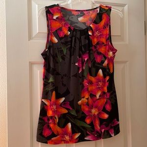 Worthington light weight Poly/Spandex Blouse Size M